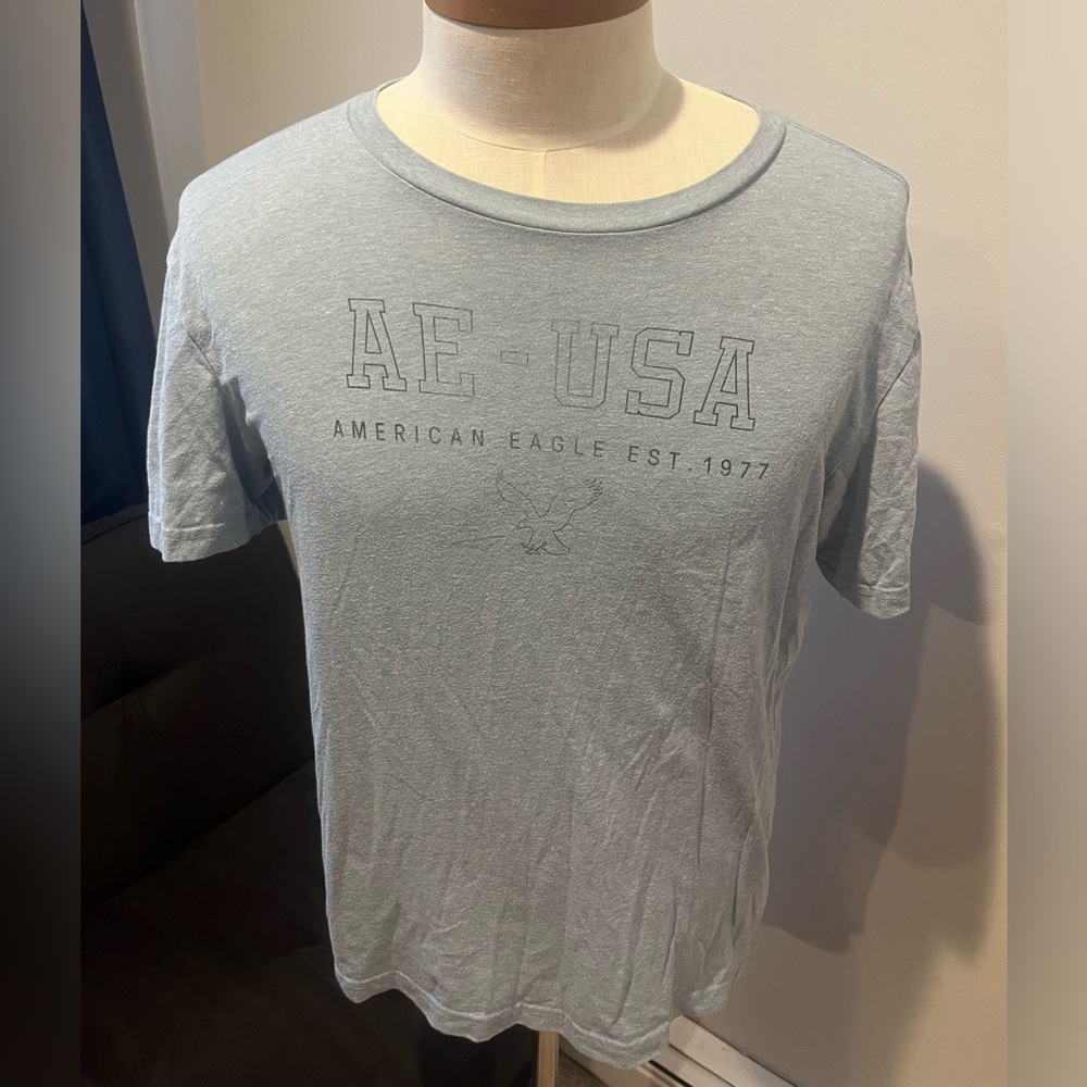 American Eagle Shirt. Size: Medium